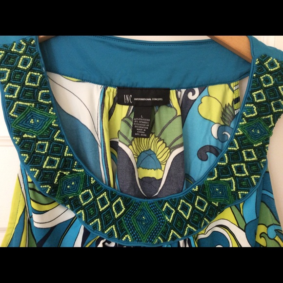 (2) Sz LRG, INC brand tanks. - Picture 7 of 8